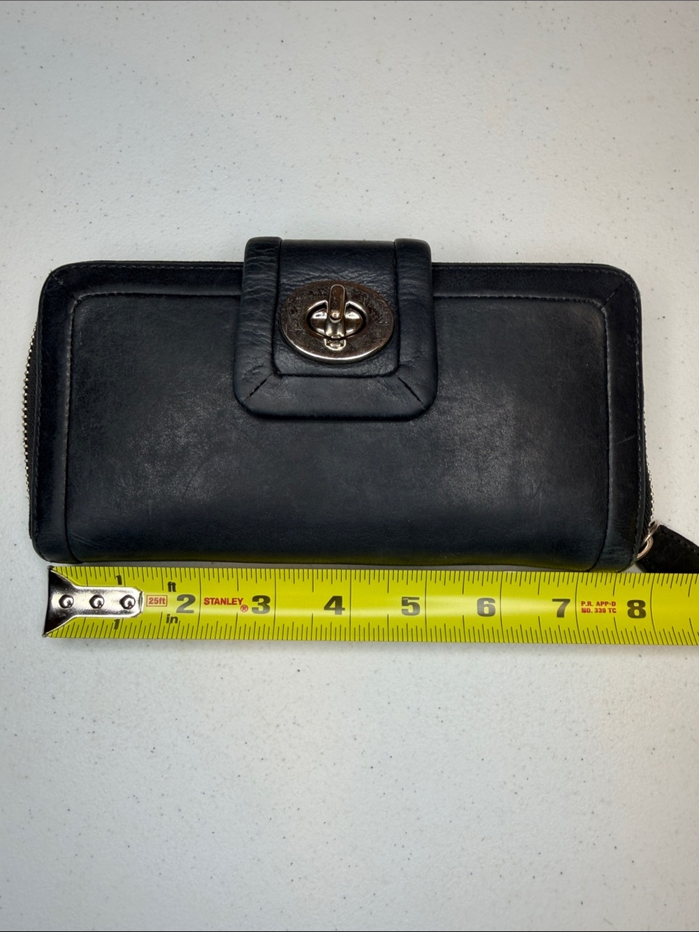 Vintage COACH Black Leather Hamptons Turnlock Continental Wallet - Picture 8 of 9
